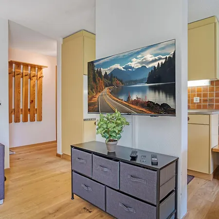 Apartmán Quiet Mountain Escape With Fireplace And Garden Lenk