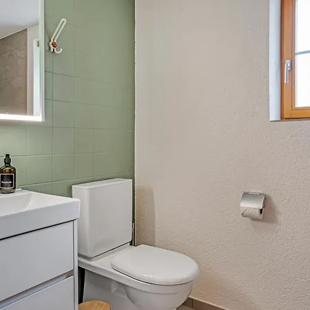 Apartmán Quiet Mountain Escape With Fireplace And Garden